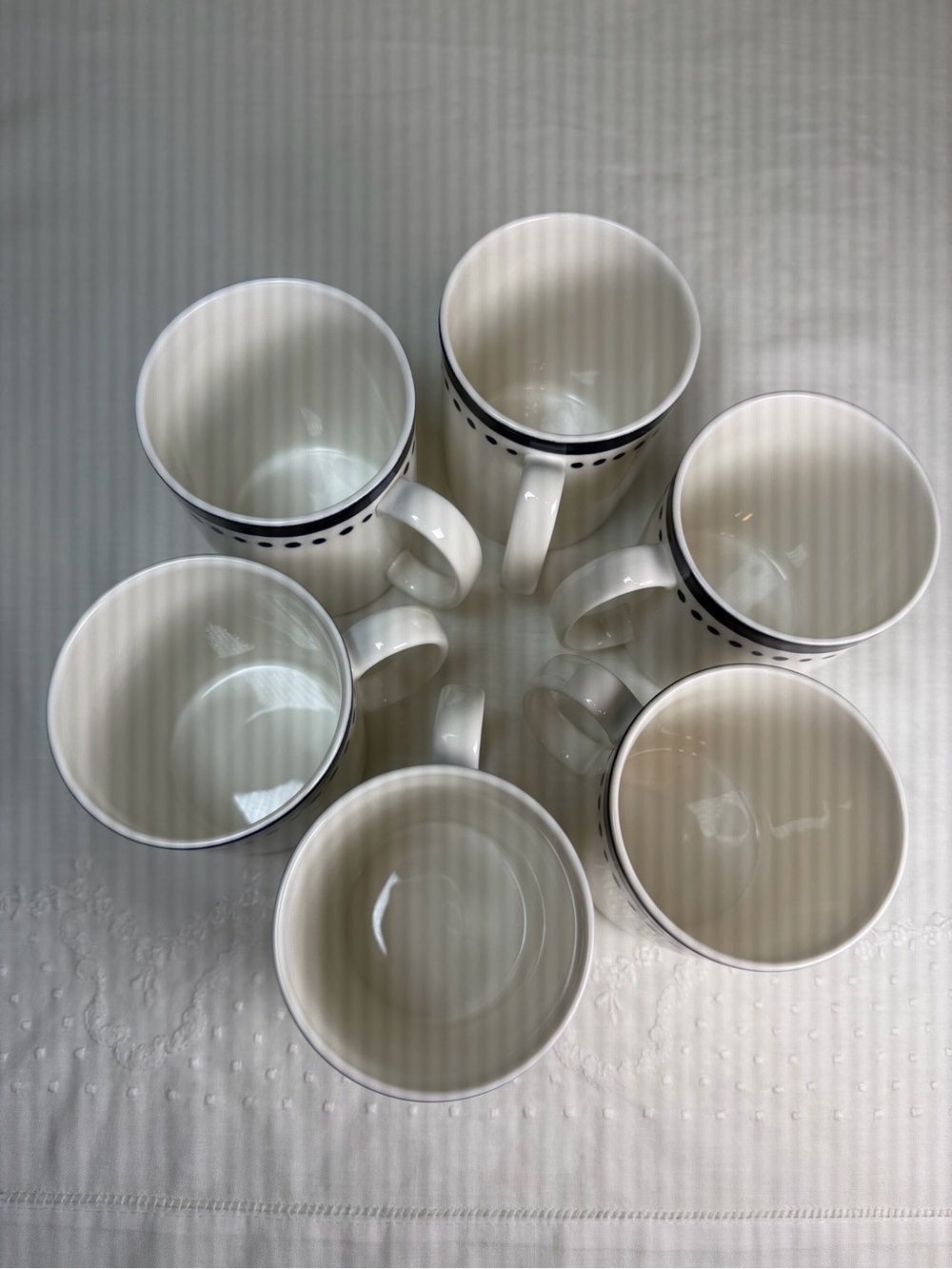 Kate Spade Lenox Charlotte Street East Set of 6 Navy Dot Mugs - Picture 4 of 11